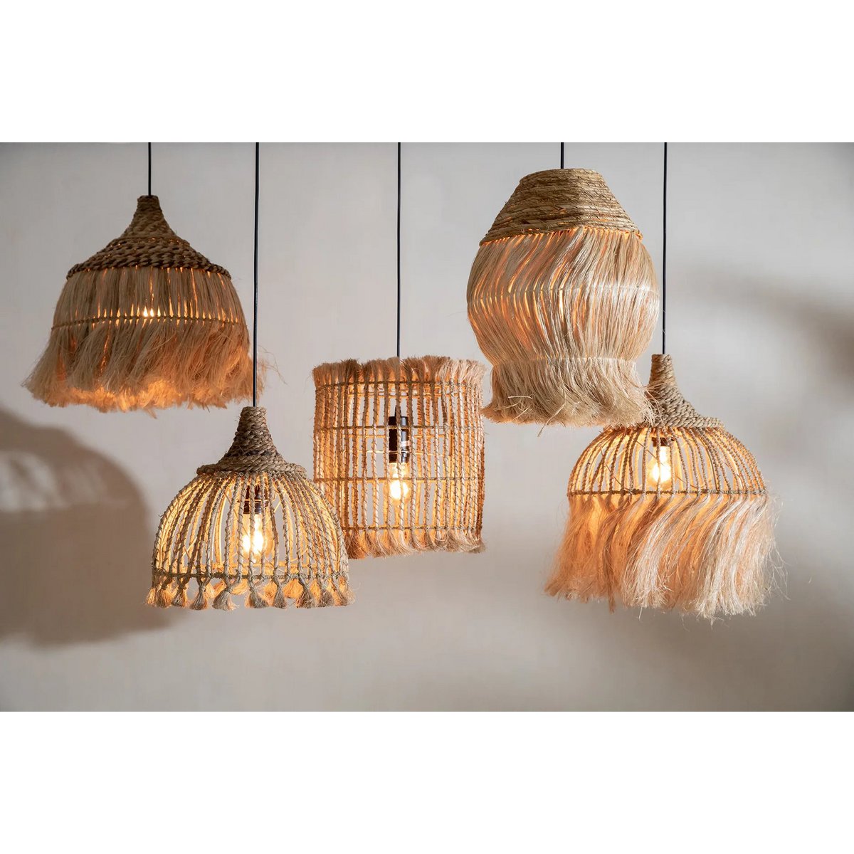 De Abaca Tassel Hanger - Naturel - S-Hanglampen-Bazar Bizar Living-Ik Hout ervan.