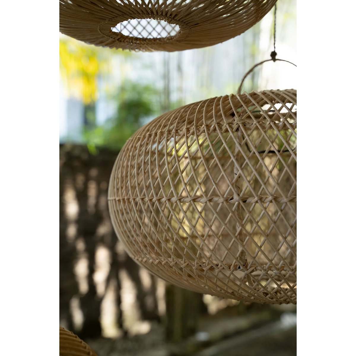 The Wholly Hanger - Naturel - L-Hanglampen-Bazar Bizar Living-Ik Hout ervan.