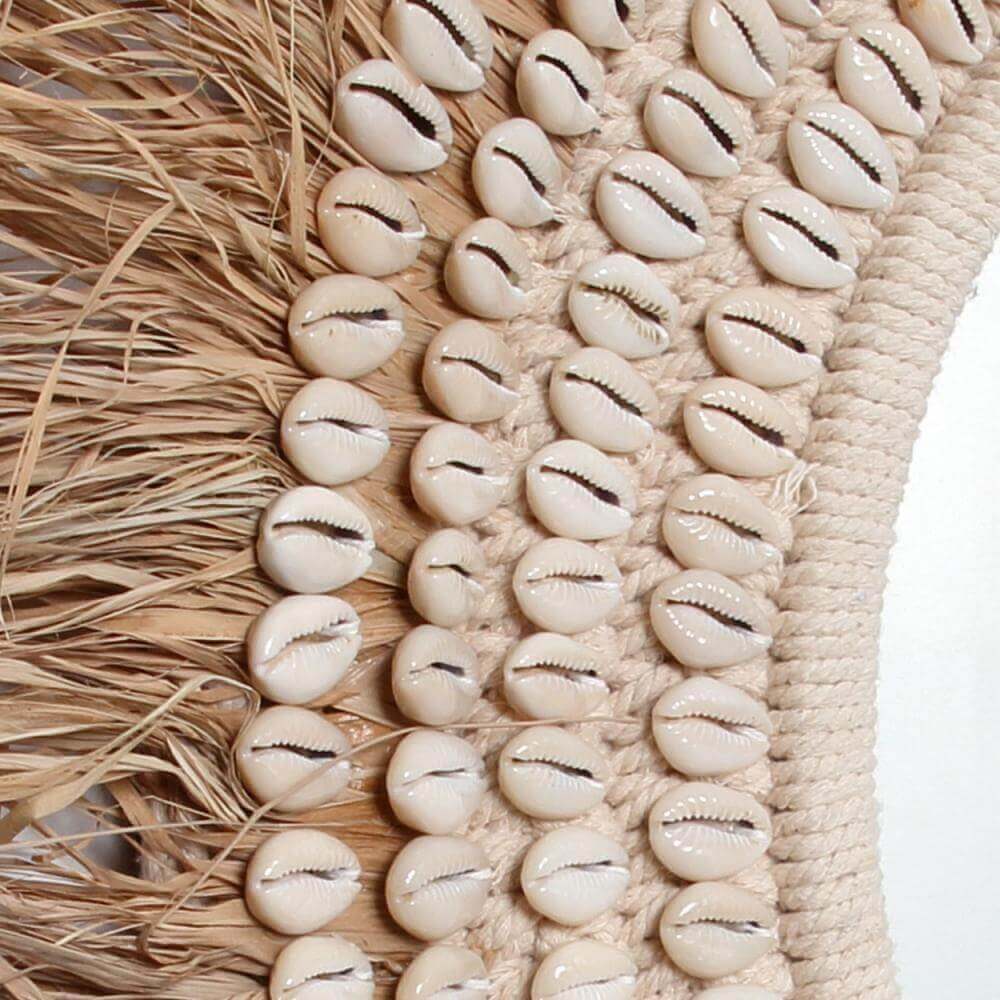 Boho spiegel The Raffia Cowrie Mirror