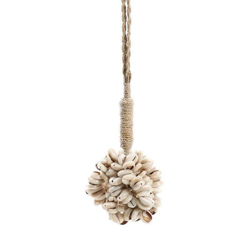 De Door Shell Cowrie Hangdecoratie - handgemaakte schelpenhanger voor deuren en muren, natuurlijke kleur, 60 cm lang, exotisch en bohemien.