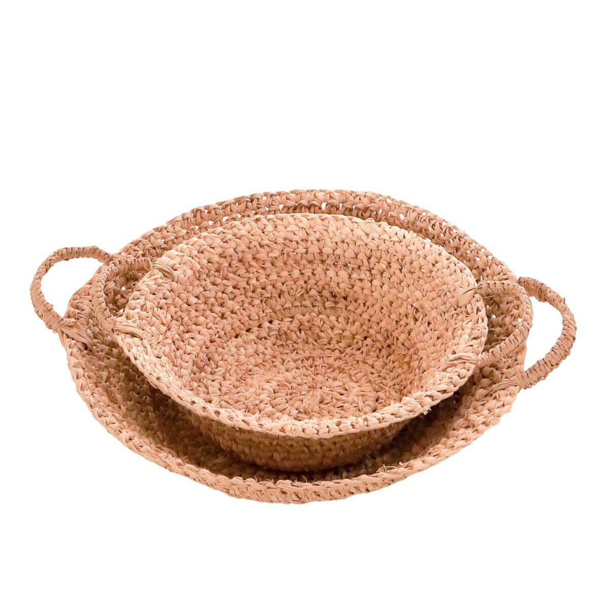 Handgemaakte raffia fruitschaal en broodmand in natuurlijke tinten, perfect voor keuken of eettafel, duurzaam en decoratief.