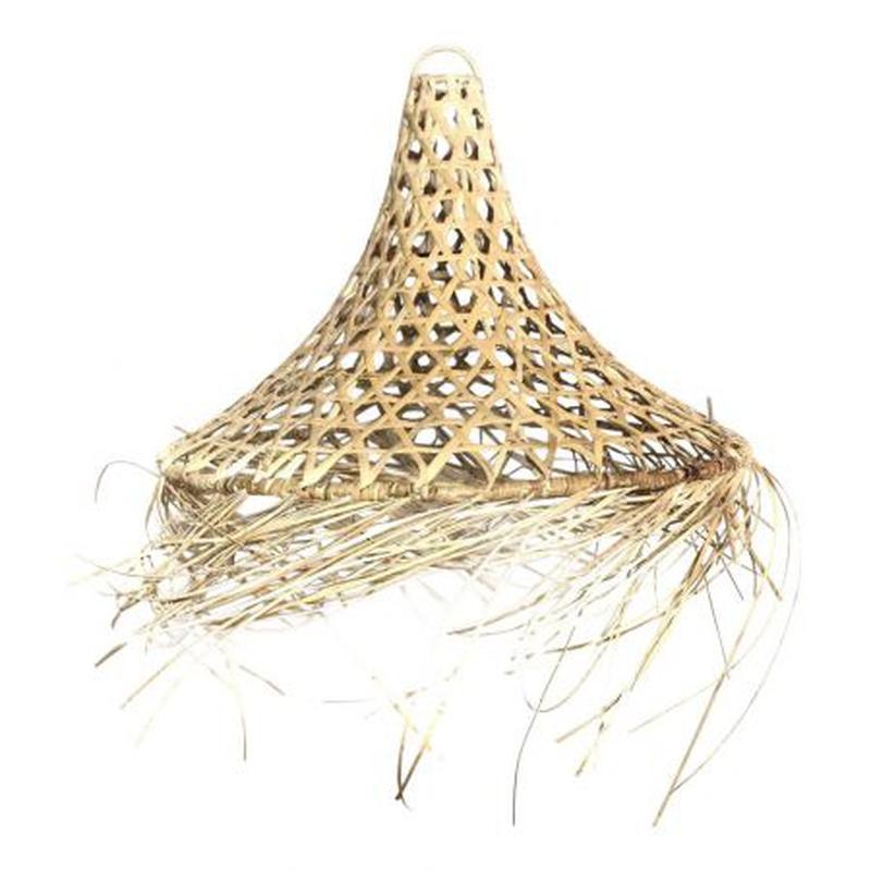 Rotan hanglamp Yao met bohemian uitstraling, perfect voor een ontspannen Ibiza sfeer thuis.